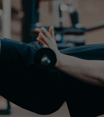 Ako správne cvičiť hip thrust a neublížiť si